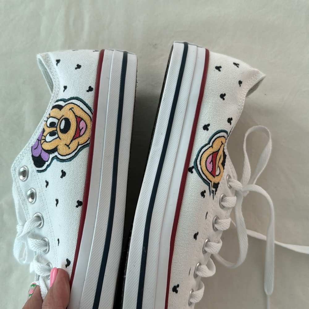 Converse-Disney - Picture 8 of 10